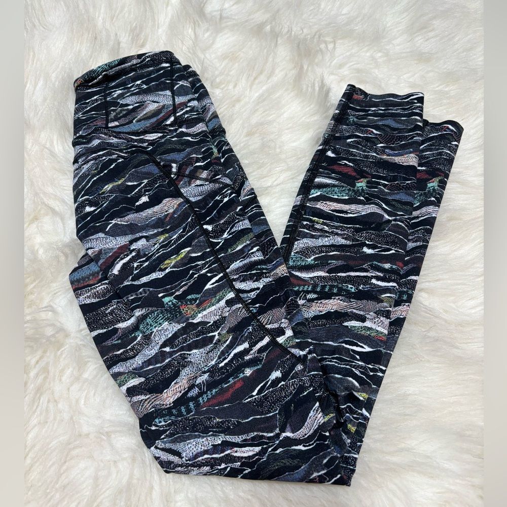 Lululemon Fast and Free Leggings in “Mini Sweater” Multi-Colored size 2